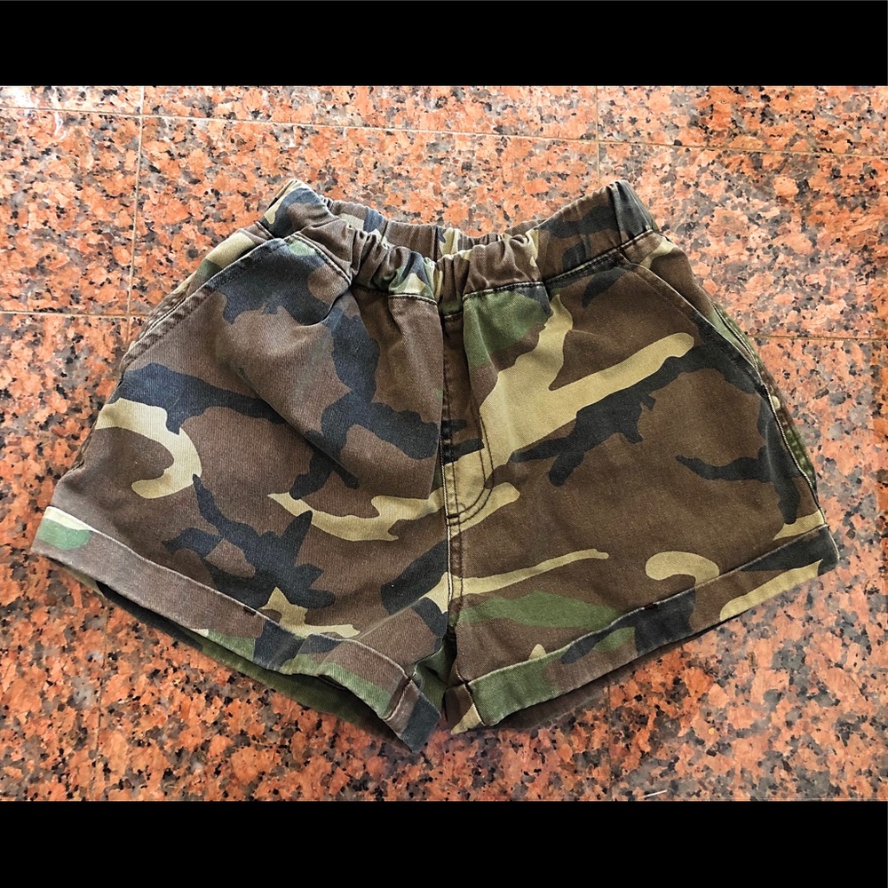 Mid Rise Camo Shorts
